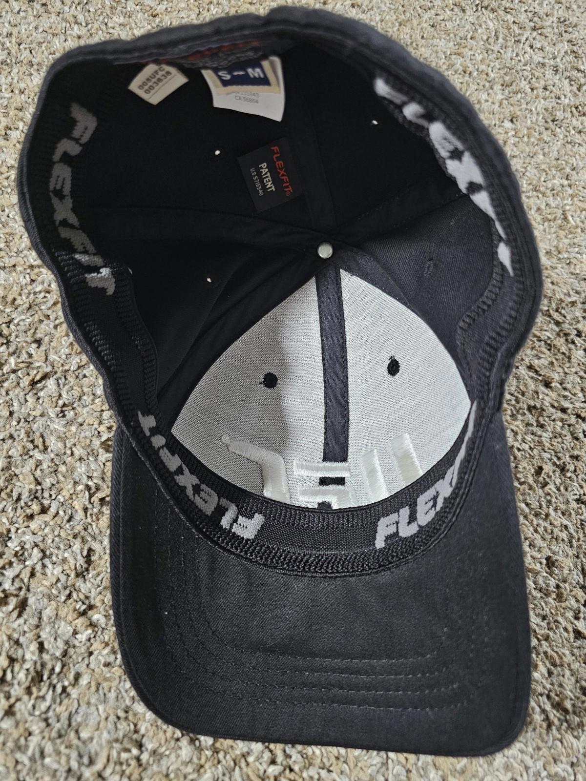 Flexfit by yupoong S/M Black UFC Fitted hat
