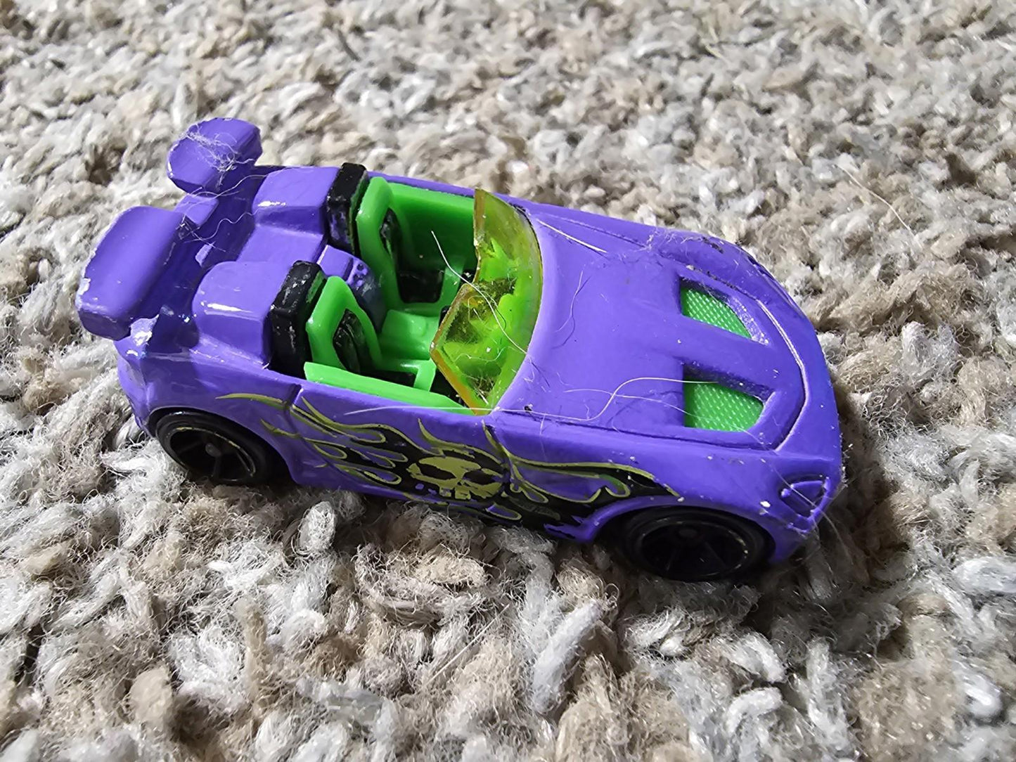 2001 Hot Wheels Tantrum Purple Green Skull