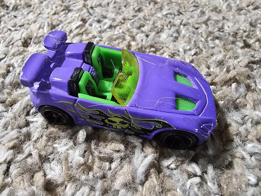 2001 Hot Wheels Tantrum Purple Green Skull