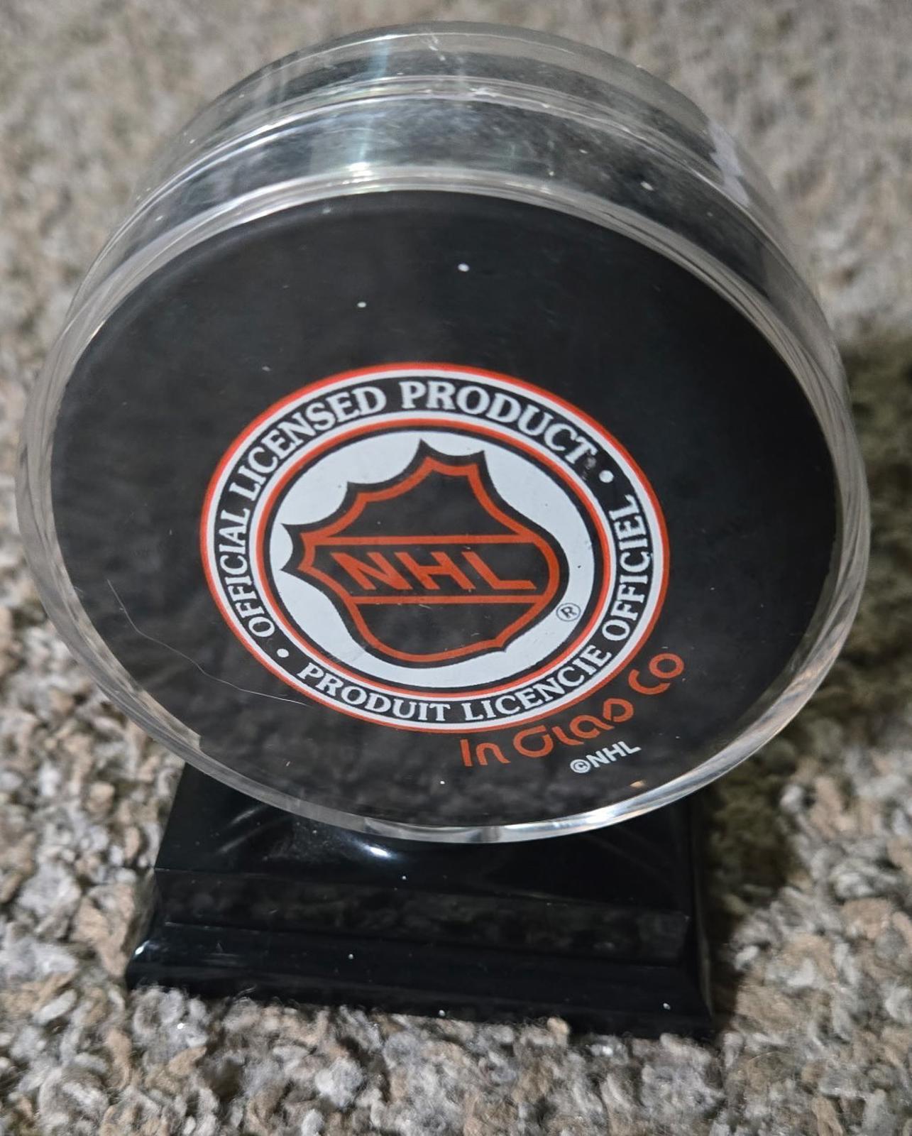 Carolina hurricanes Puck Showcase InGlas Co. Display Vintage
