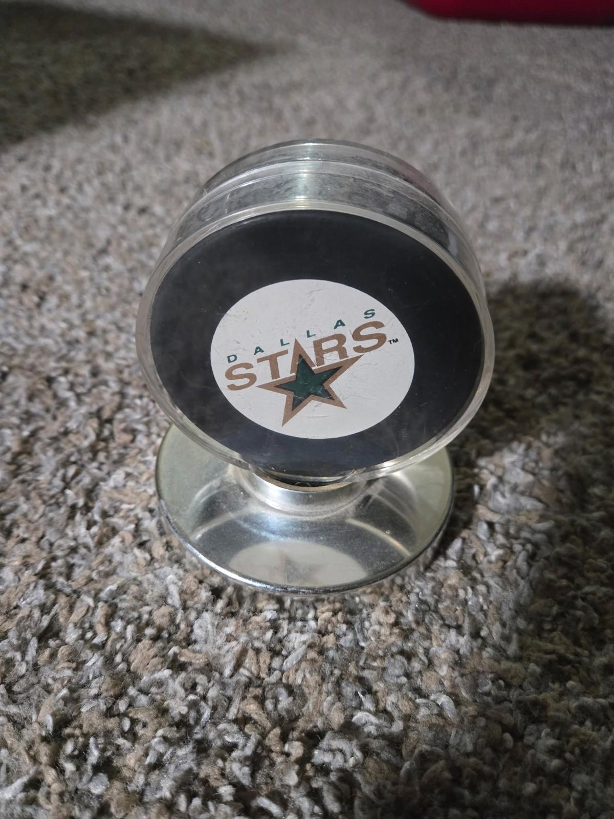 Dallas Stars Vintage Logo NHL Hockey Puck Trench Mfg Display Case