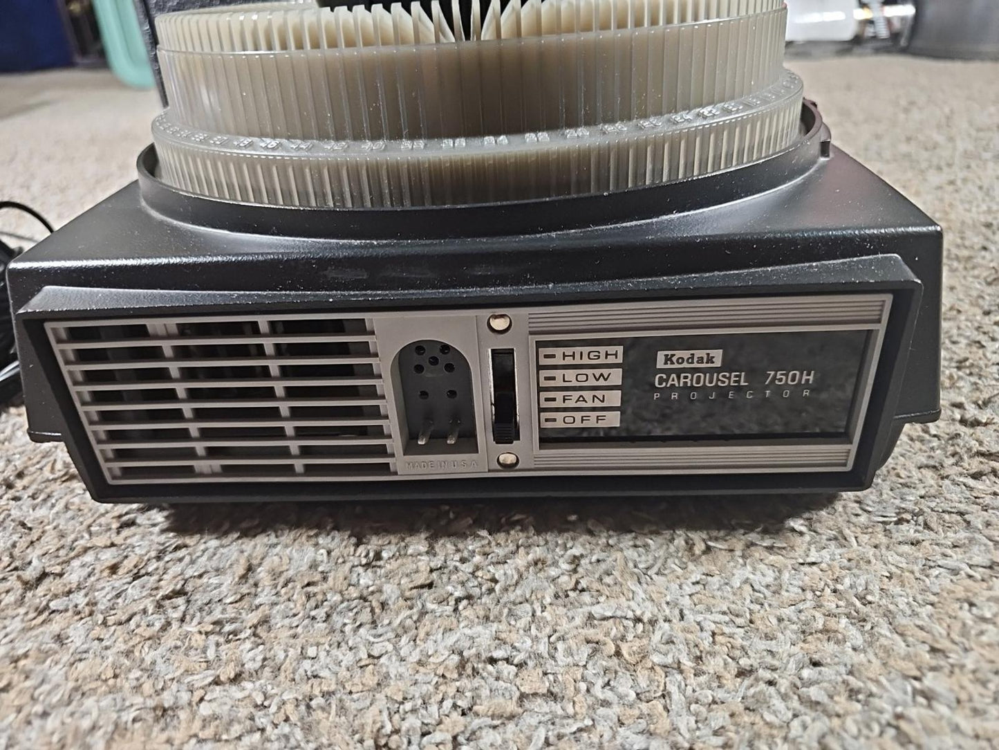 Kodak Carousel 750H Slide Projector Works with Remote and Original Case