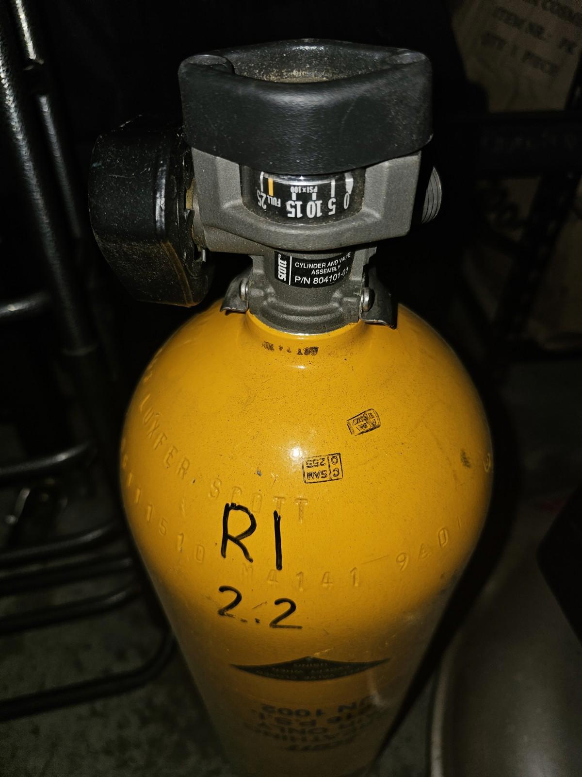 Scott Yellow Aluminum 2216 PSI Air Tank DECOMMISSIONED FIRE FIGHTING GEAR