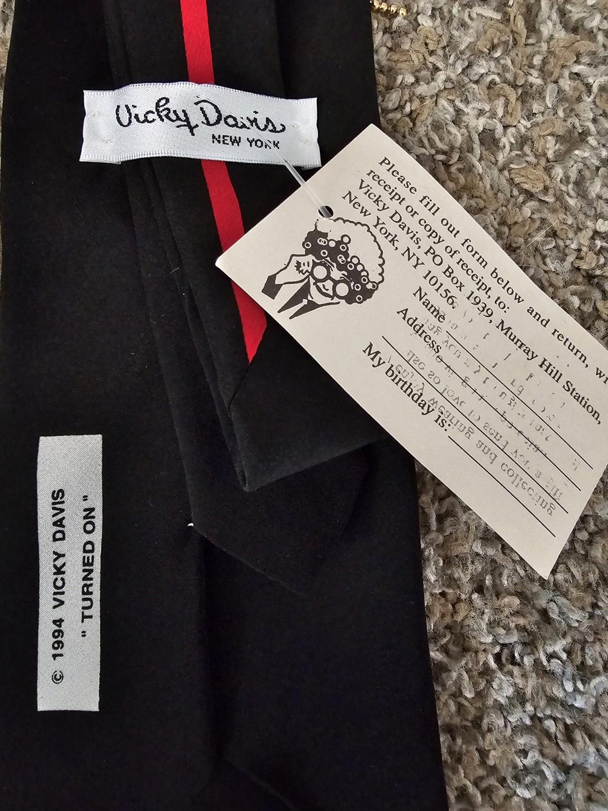 Light Bulb Neck Tie-Vicky Davis-Turned On w/ Pull Chain 1994