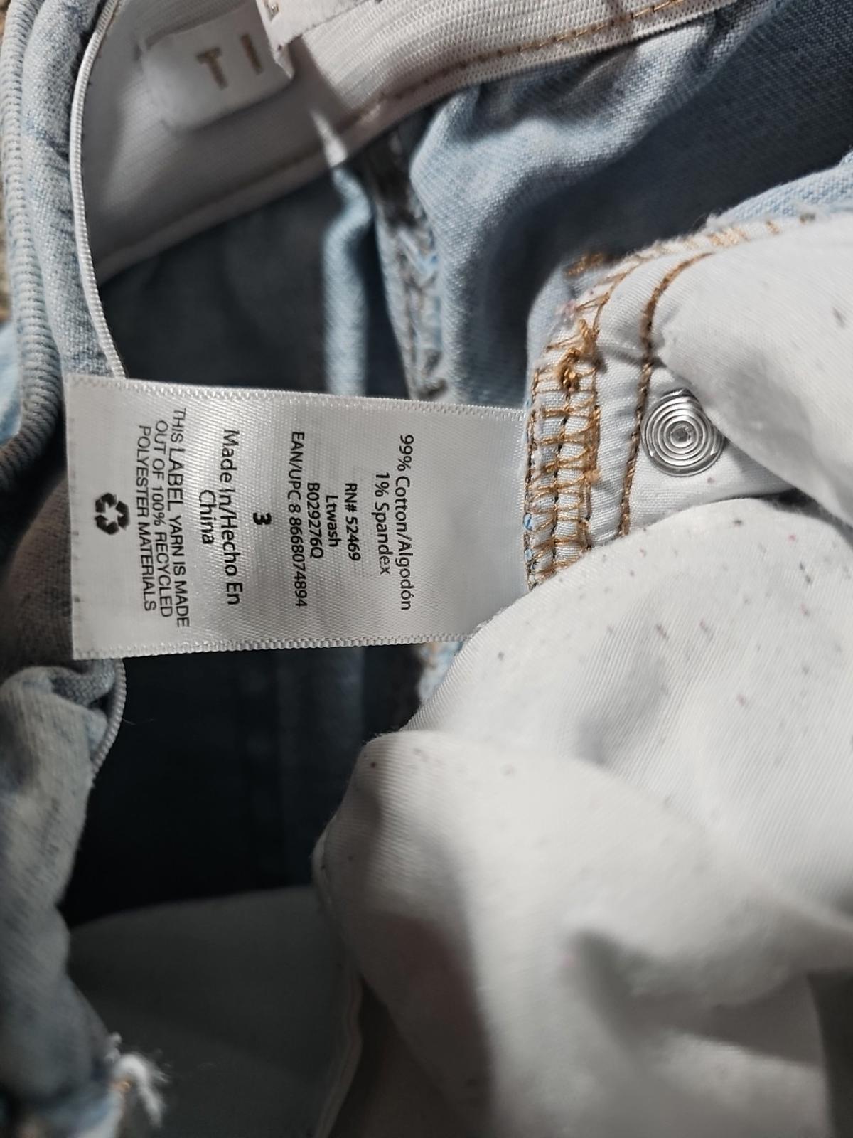 Tinseltown Sz 3 Distressed Light Wash Slim Jeans