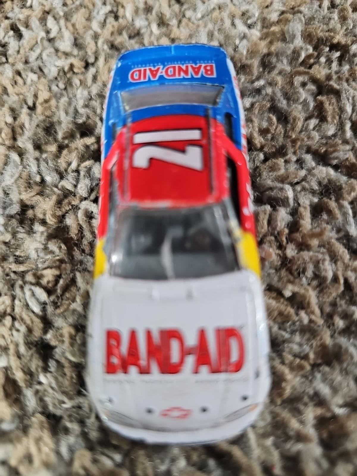 Michael Waltrip #21 Band-Aid Monte Carlo Racing Champions 1:64 NASCAR 1996