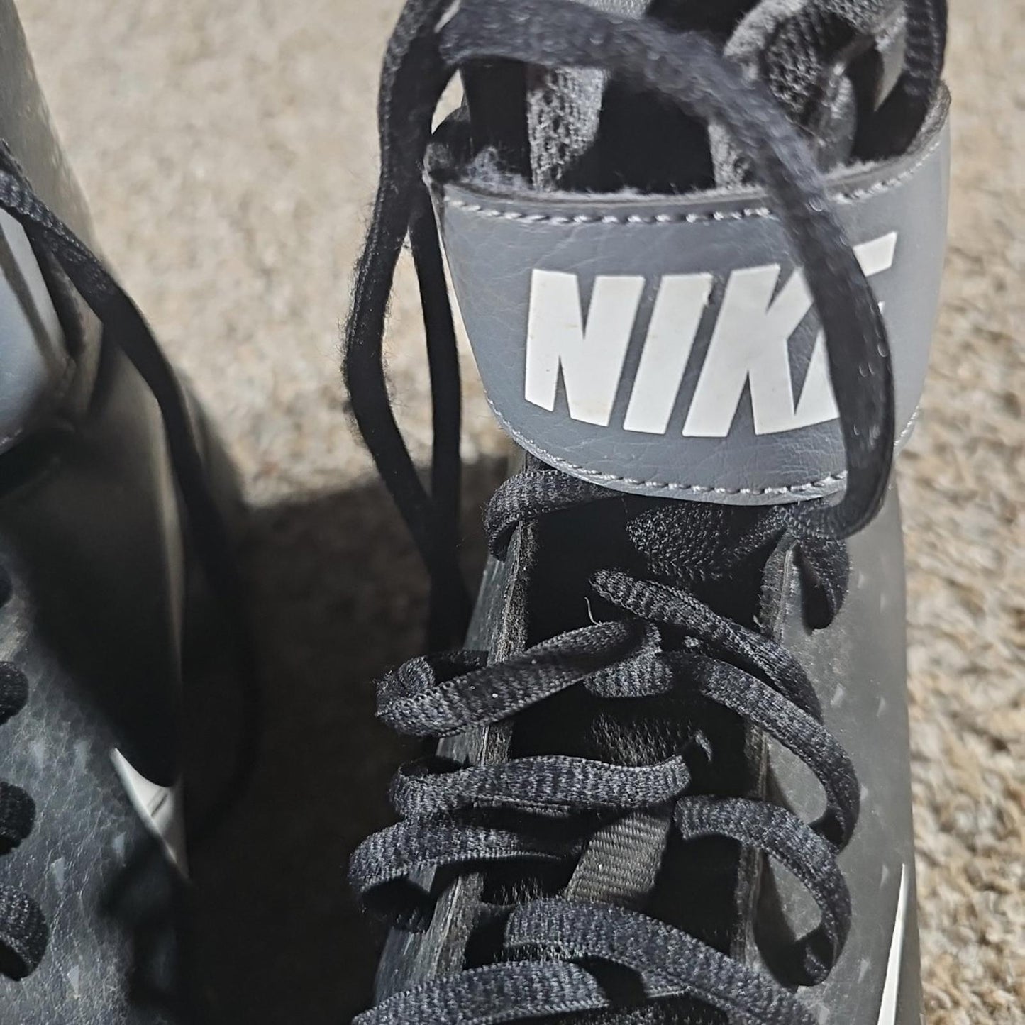 Nike Fastflex Cleats 6Y Black Gray used 880133-002