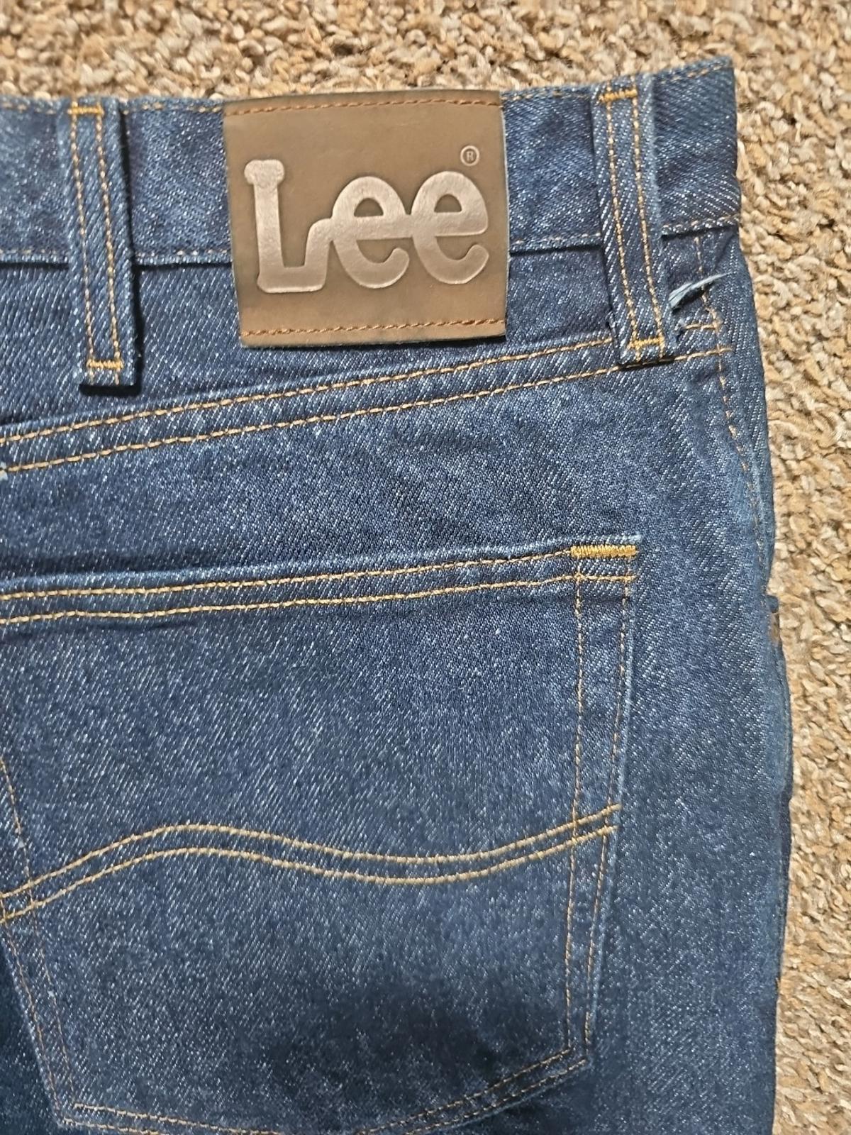 LEE Regular Fit 44x30 Straight Cut Jeans