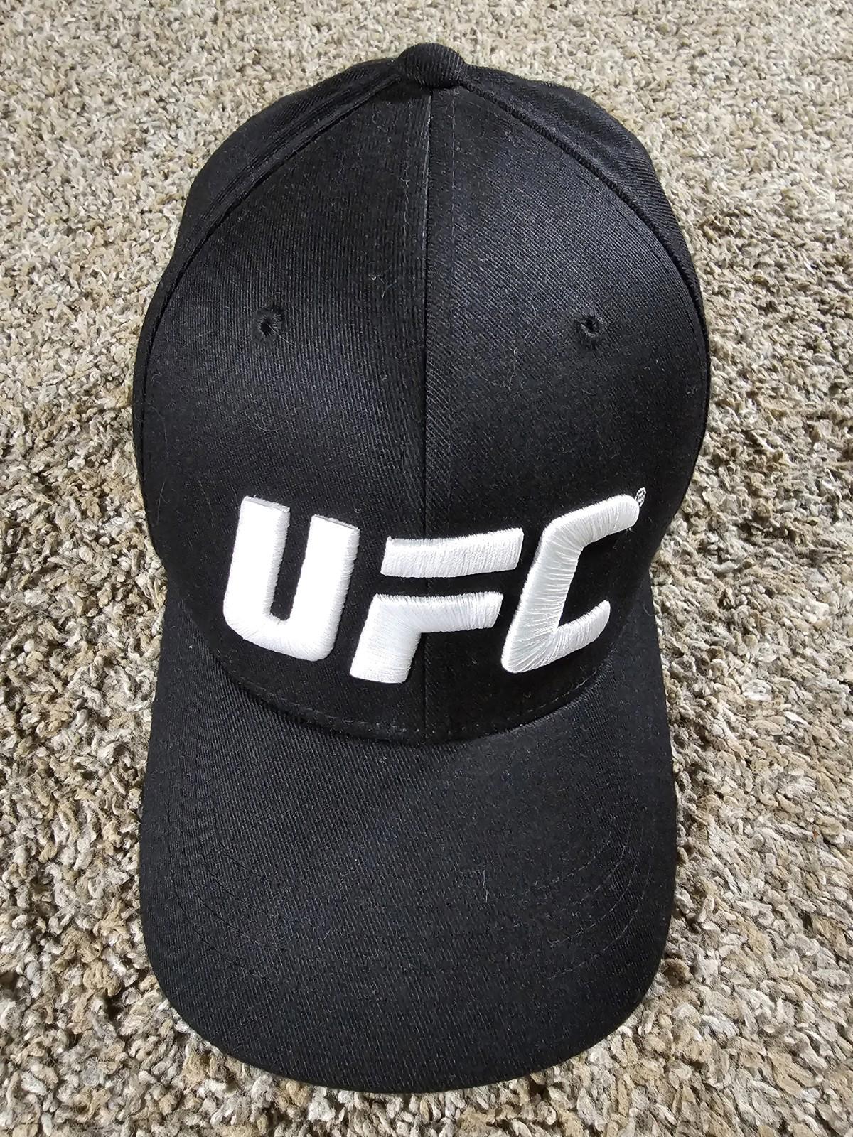 Flexfit by yupoong S/M Black UFC Fitted hat