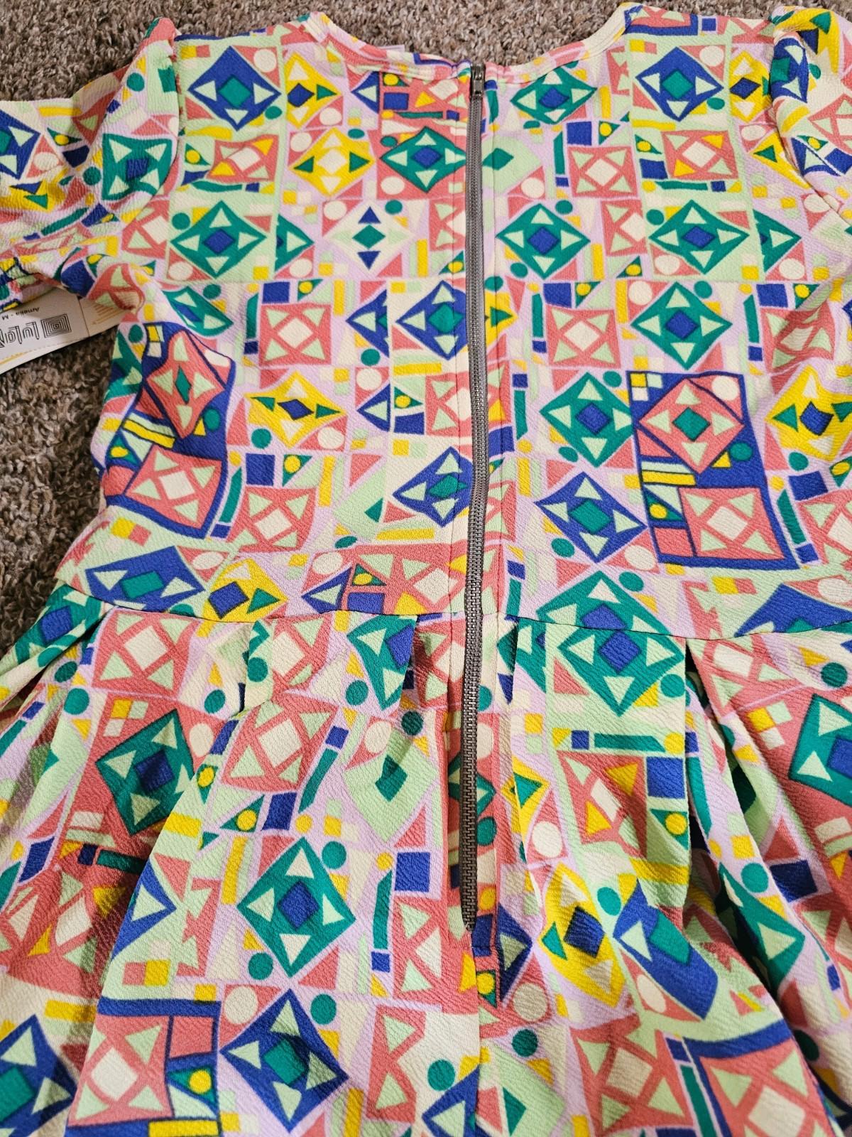 NWT LuLaRoe Dress Medium Amelia Yellow Short Sleeve Pleated