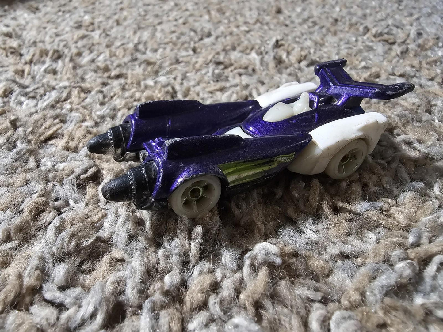 2015 HOT WHEELS OLLIE ROCKET PURPLE 1:64 DIECAST
