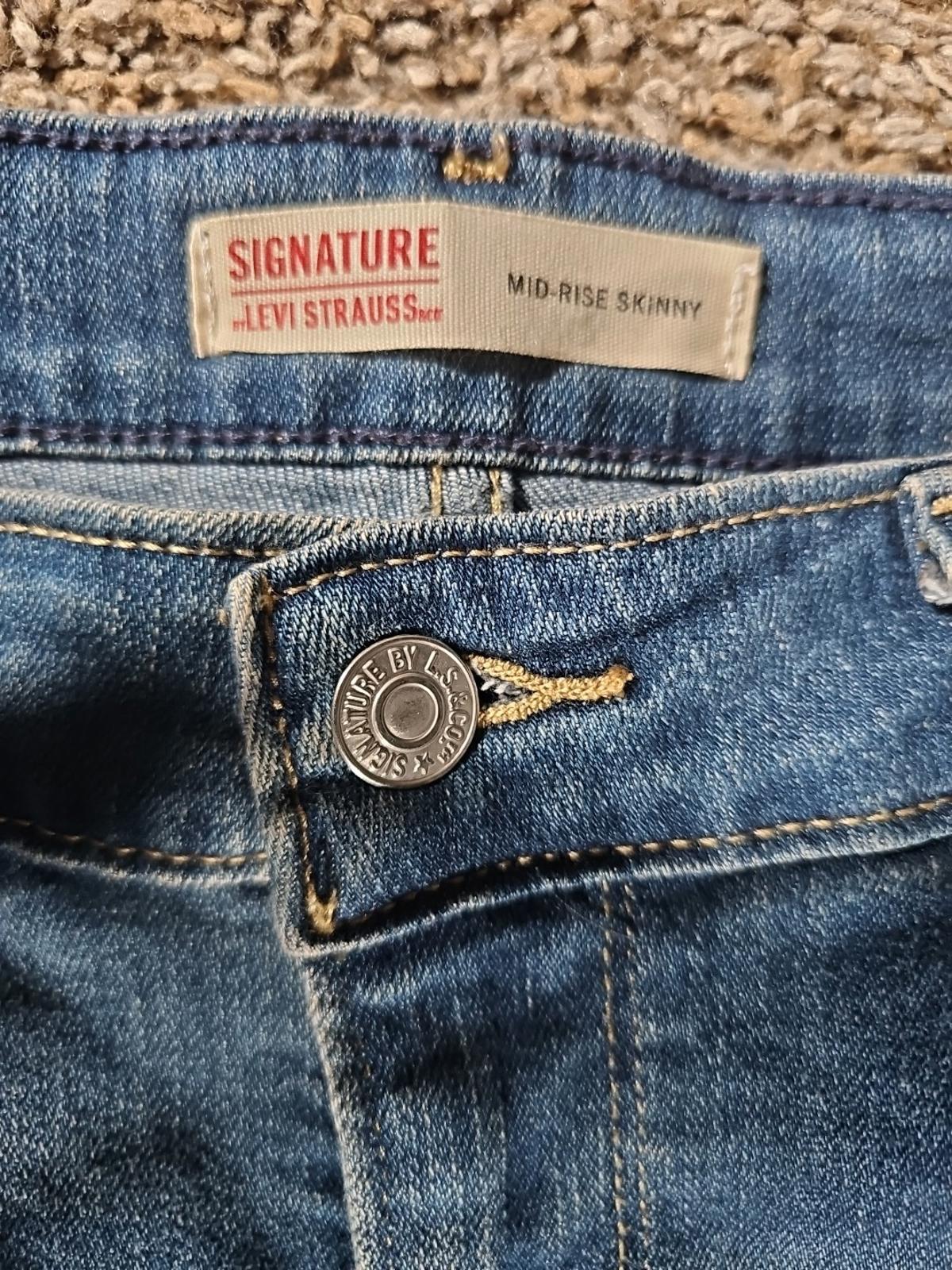 Signature Levi Strauss Mid Rise Skinny 16M 33x30 Jeans