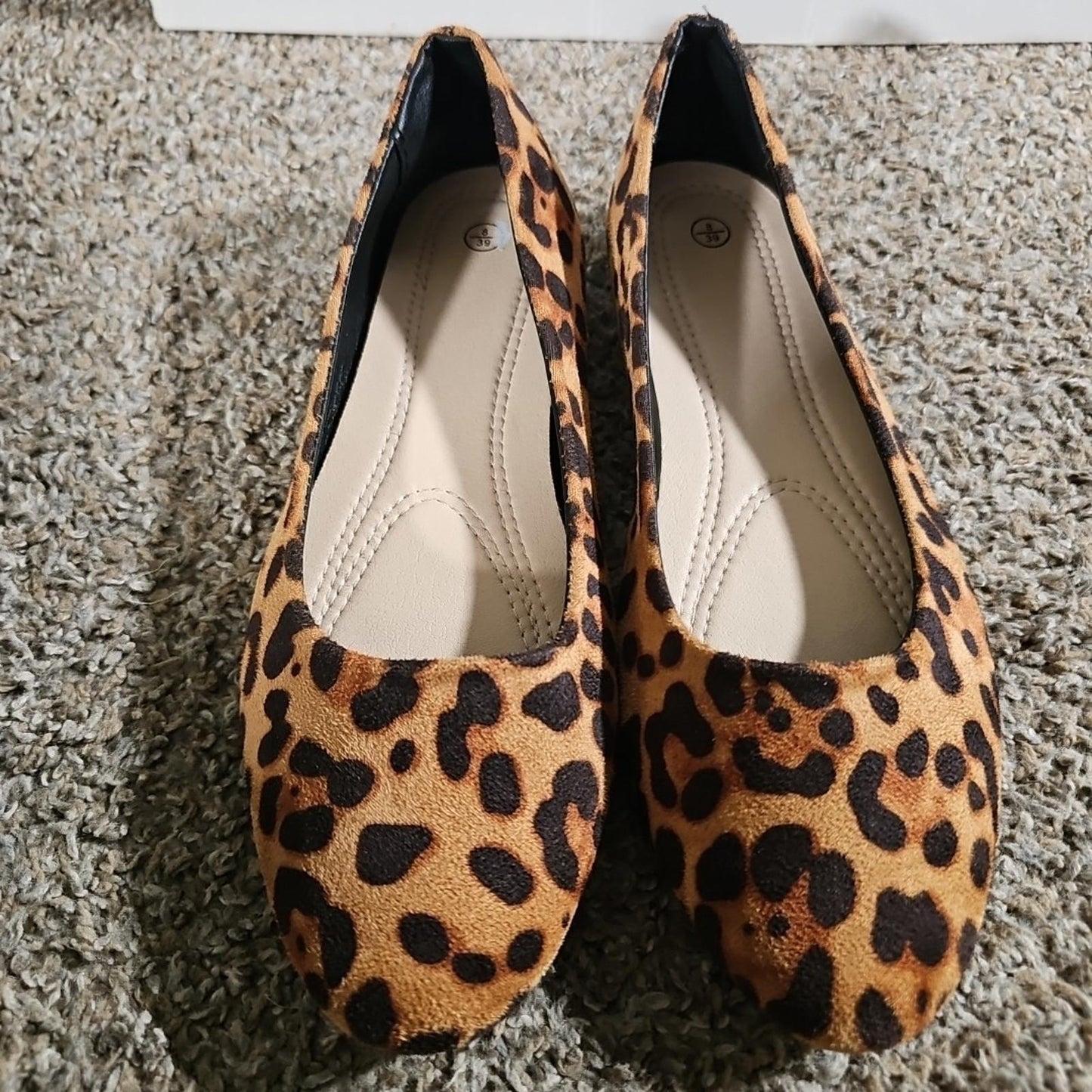 No Brand Leopard Cheetah Print Flats Sz US 8 EUR 39