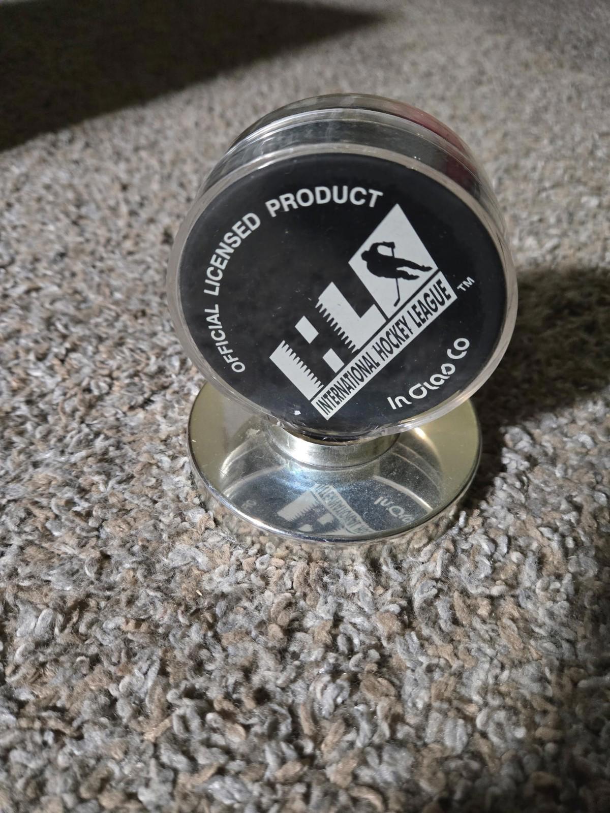 VINTAGE Detroit Vipers IHL HOCKEY PUCK In Glas Co Case