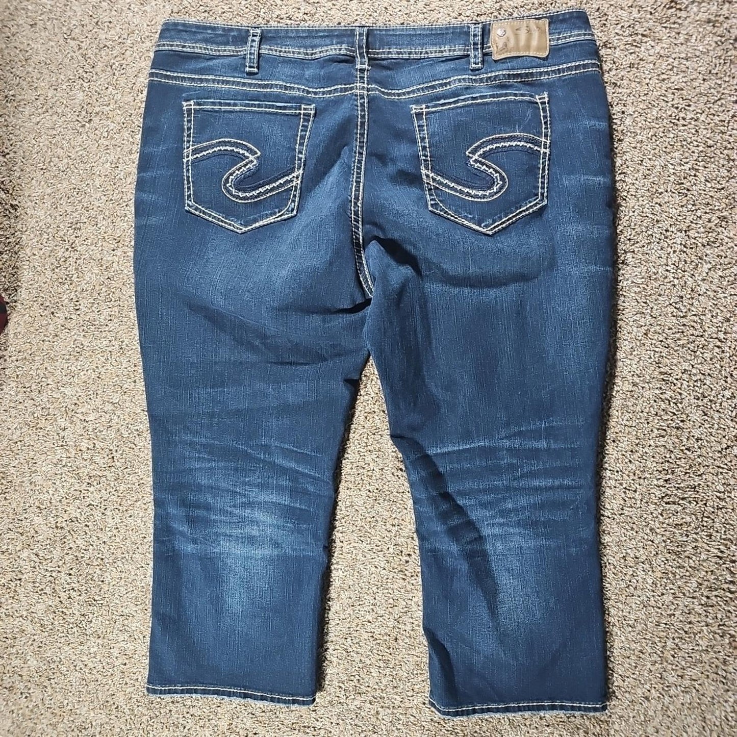Silver Jeans Suki Fluid Denim Mid Capri Jeans 24/22½
