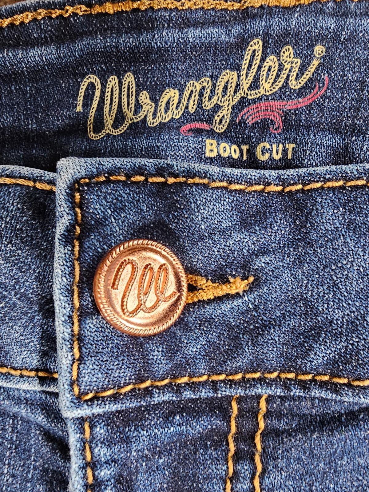 Wrangler Jeans Women's 15x32 Blue Boot Cut Western Cowgirl
