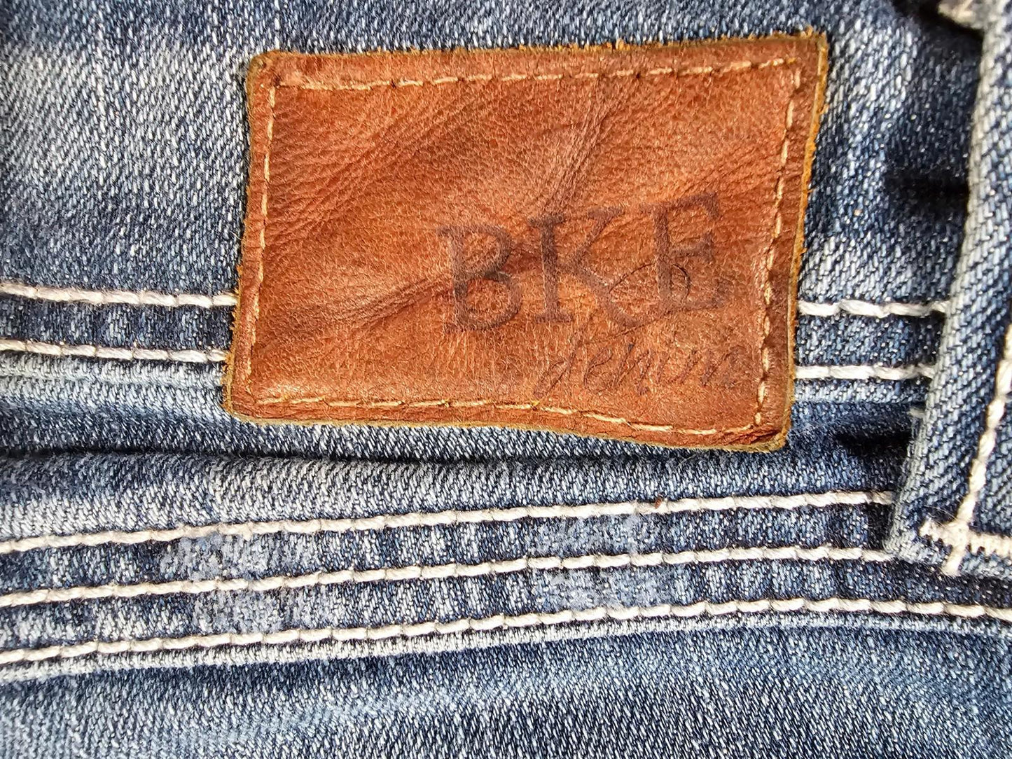 Buckle BKE Stella Bootcut 27XL APPROX 30 x 35.5"