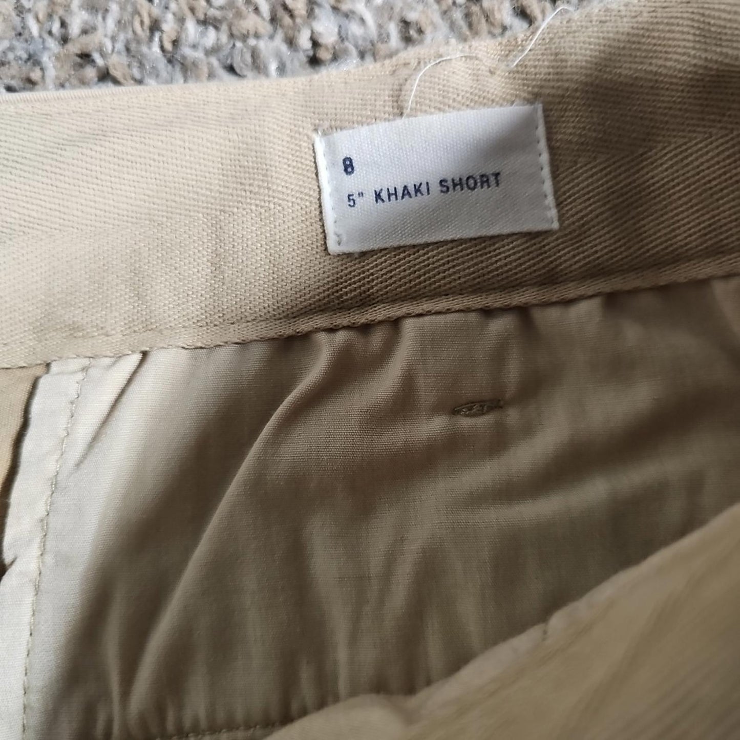 GAP sz 8 5" Cuffed Khaki Shorts