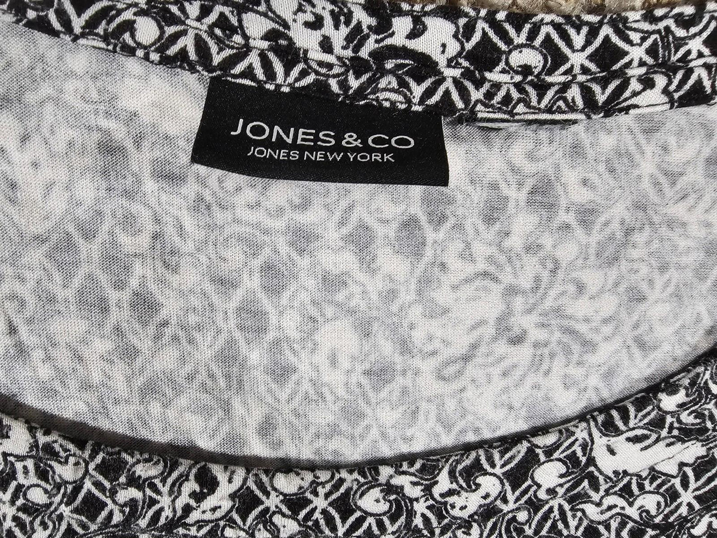 Jones Co New York Blouse Black White Paisley Floral Stretch