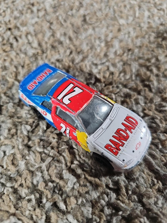 Michael Waltrip #21 Band-Aid Monte Carlo Racing Champions 1:64 NASCAR 1996