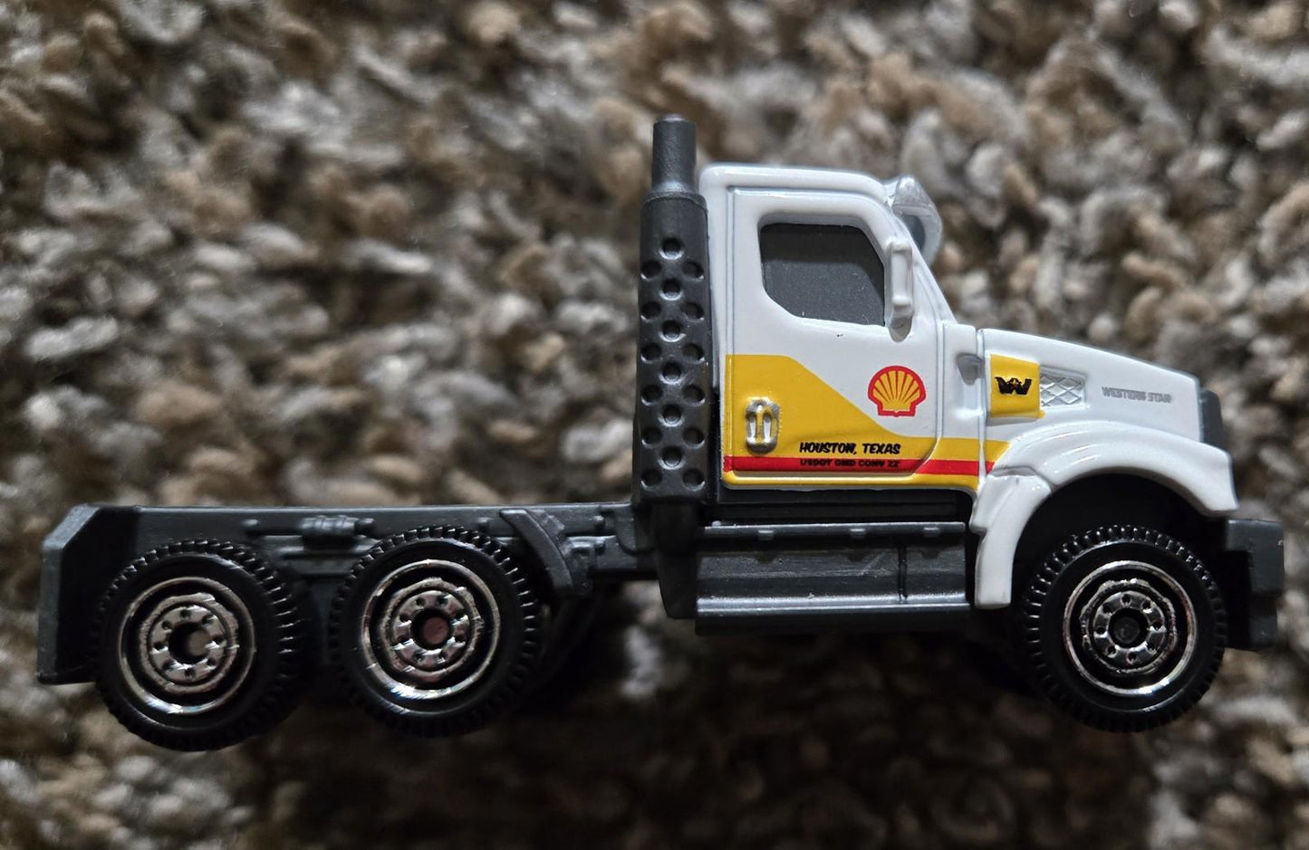 Shell Western Star 2019 Mattel Semi Truck Without Trailer Diecast Model