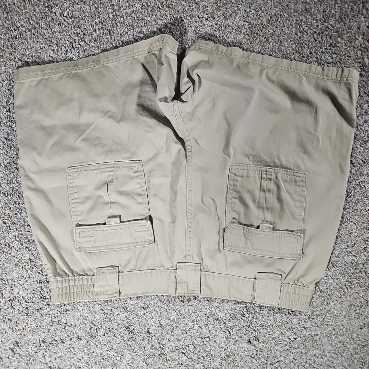 St. John's Bay Mens Beige Cargo Shorts Sz 40 Casual Utility