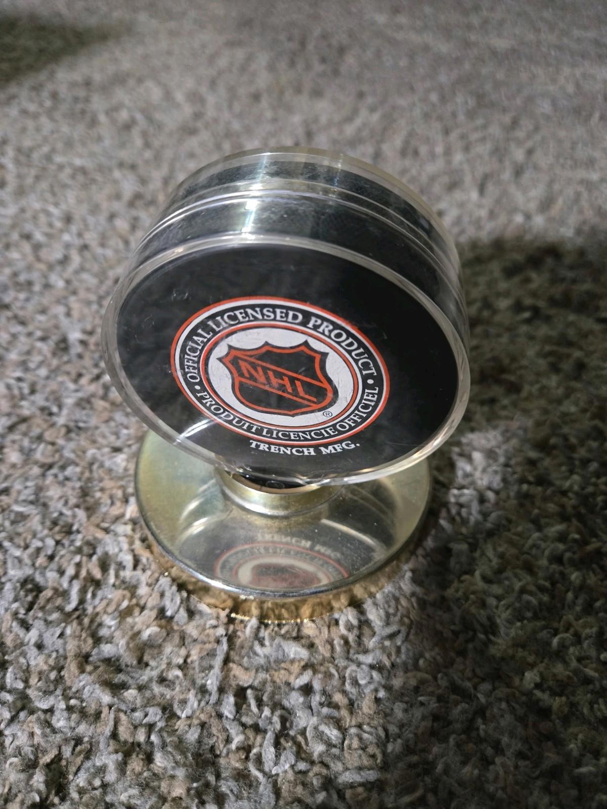 New York Rangers Vintage Logo NHL Hockey Puck Trench Mfg Display Case