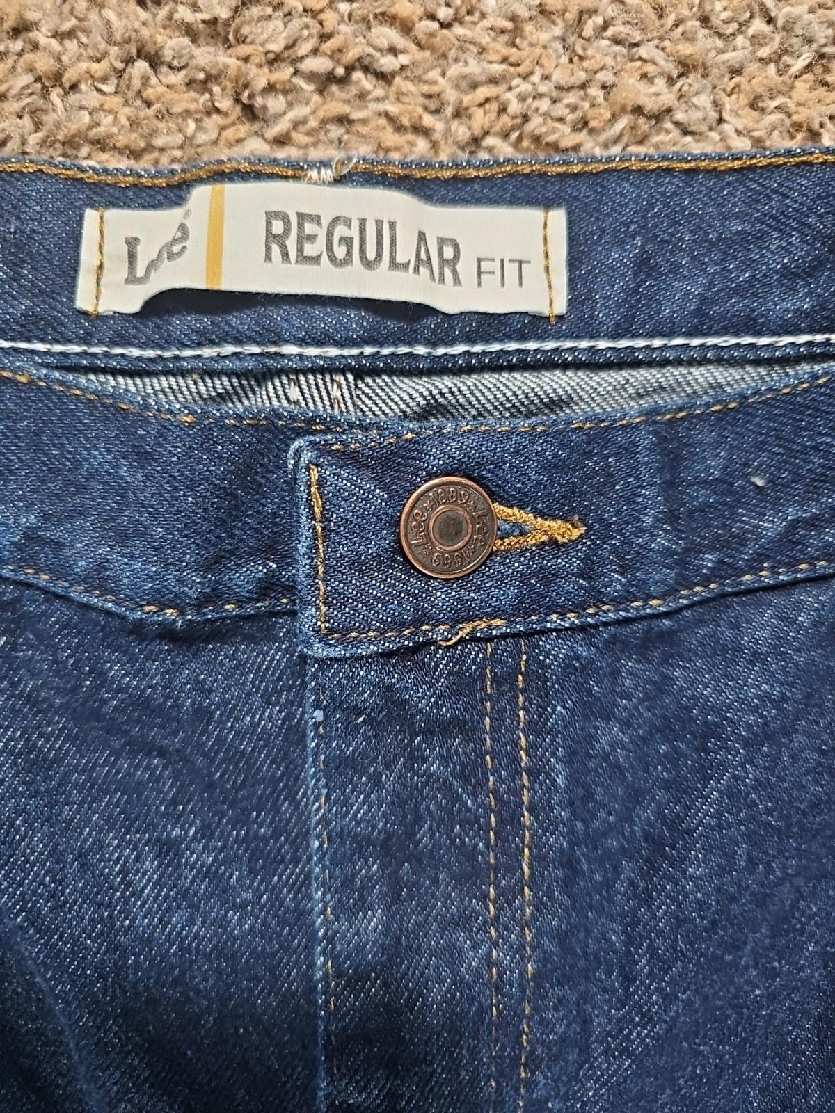 LEE Regular Fit 44x30 Straight Cut Jeans
