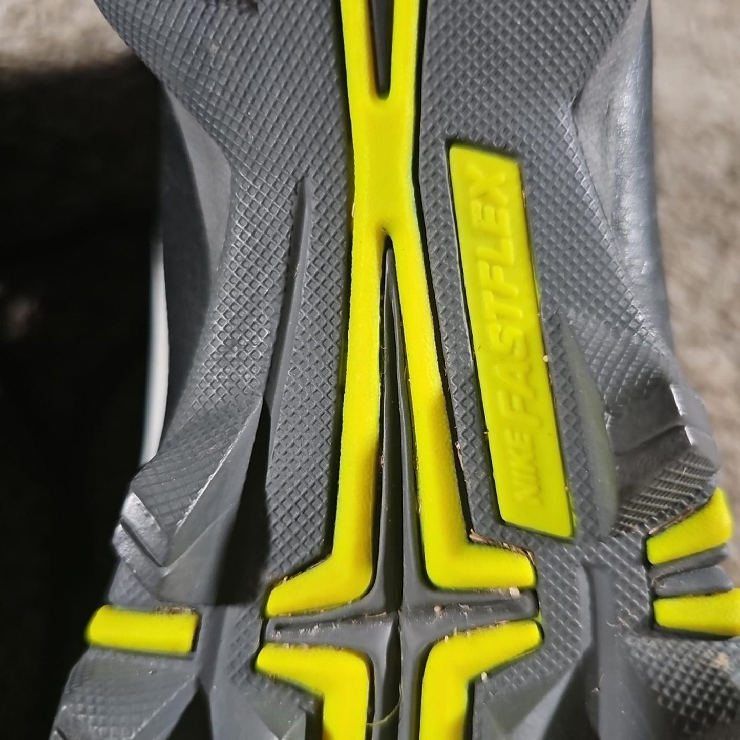 Nike Fastflex Cleats 6Y Black Gray used 880133-002