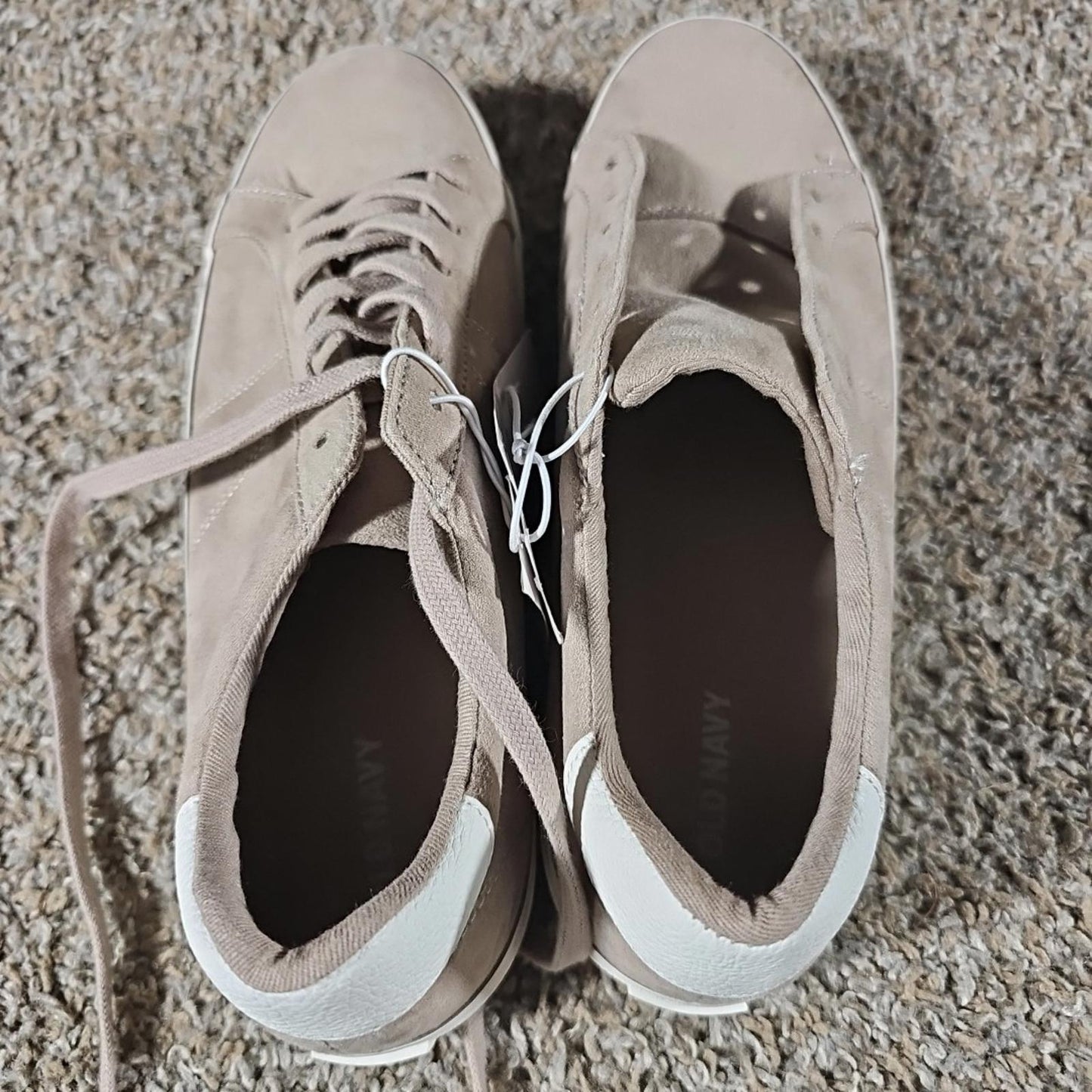 Old Navy S393876-04 Light Taupe Court Shoes Sz 10 NWT NWD