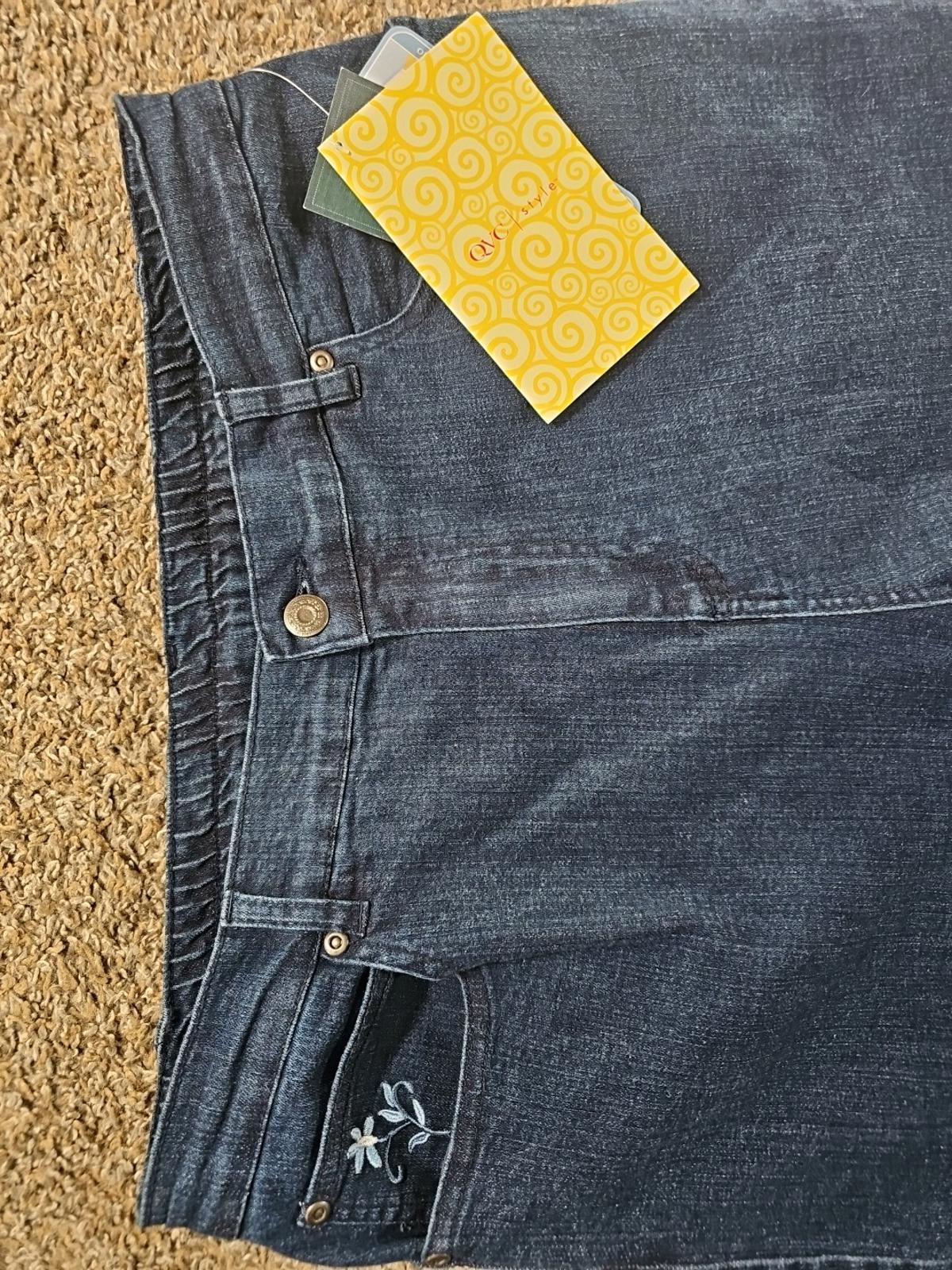 Denim & Company L Flared Blue Jeans Embroidered Flowers NWT