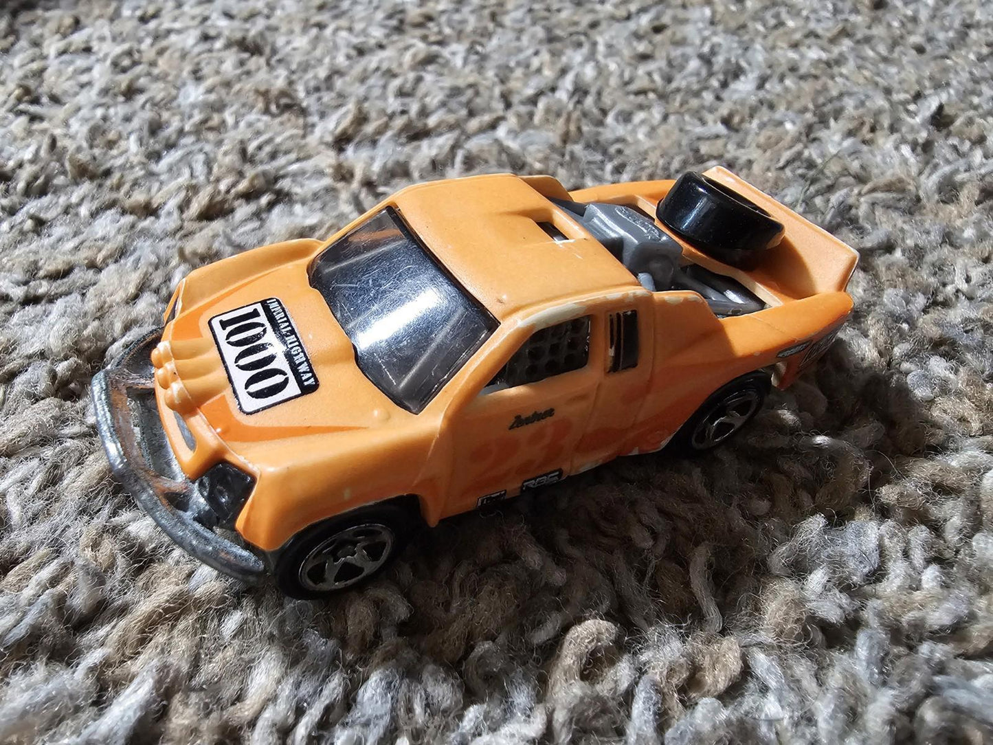 Hot Wheels Mattel 2004 Orange Off Track Race Car Diecast 1:64