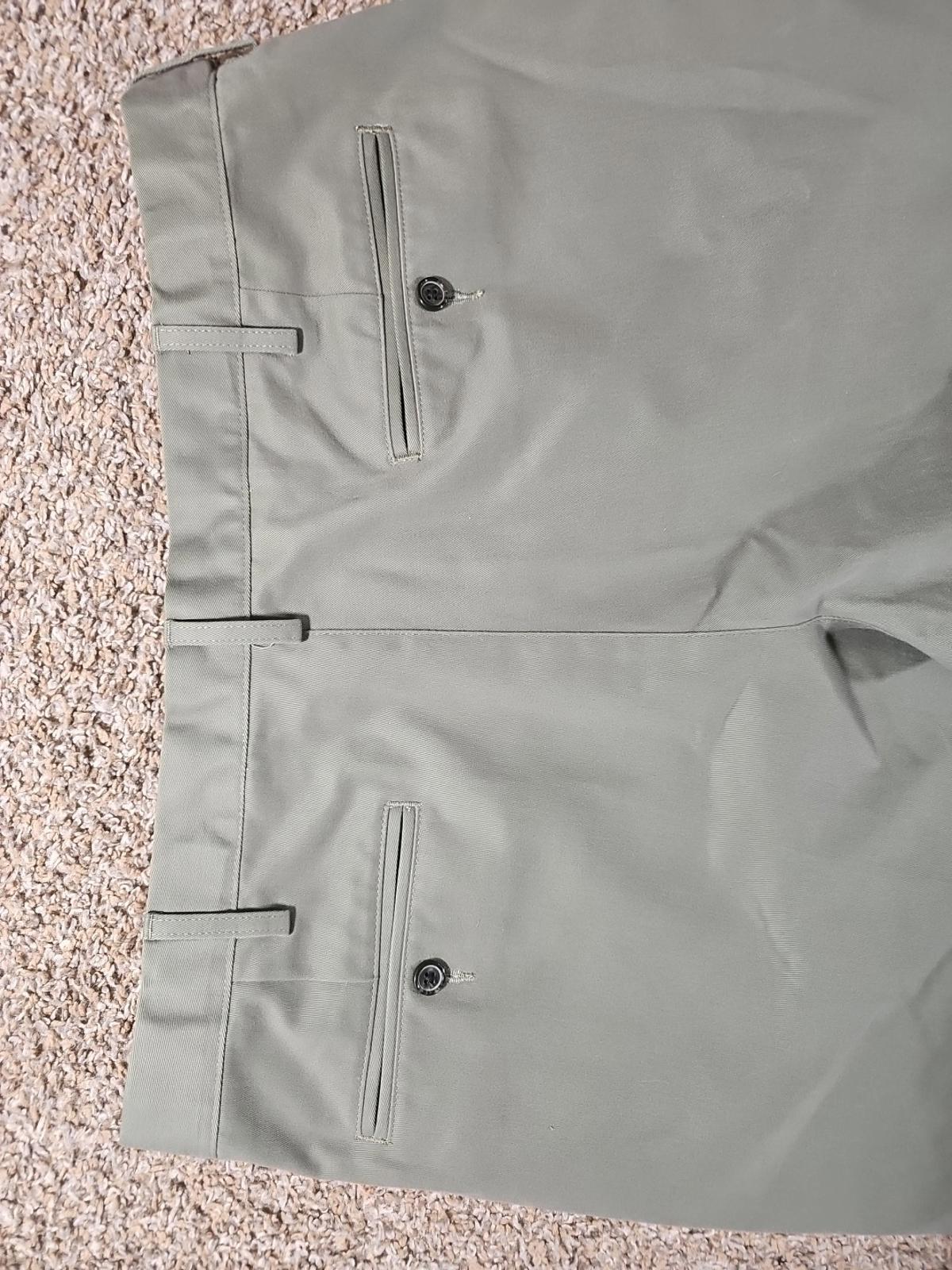 Lands End Sz 38 Traditional Fit Green Pants
