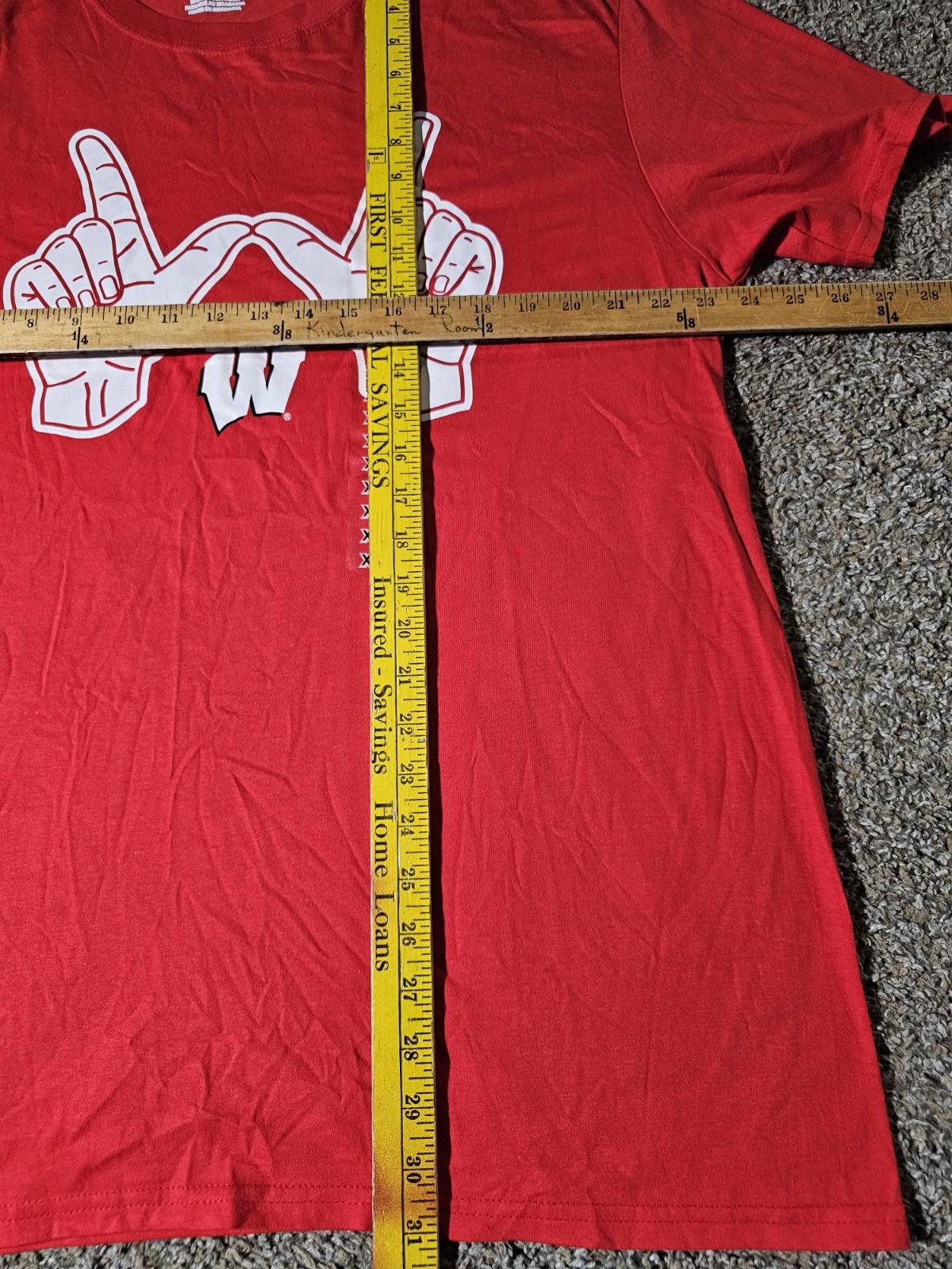 Fanatics Wisconsin Badgers Finger W Red Tshirt XL