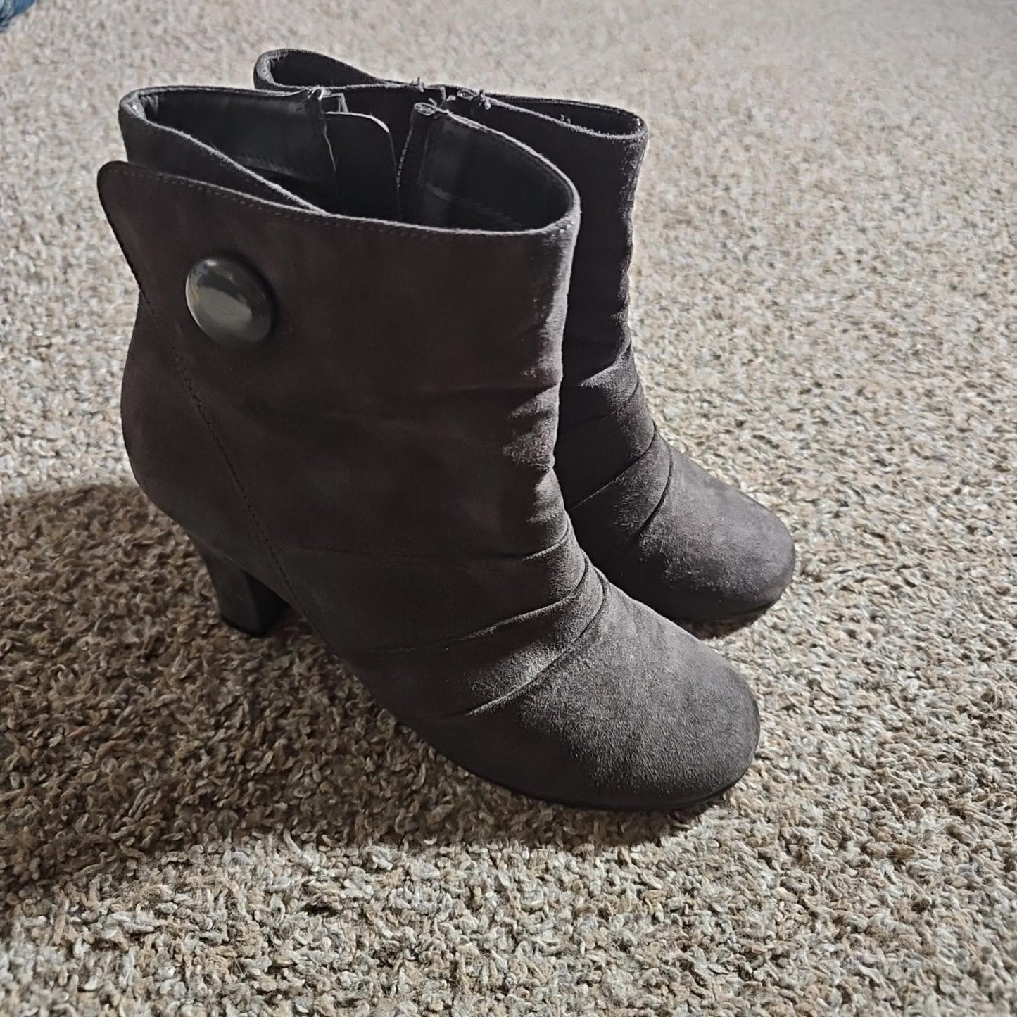A2 by Aerosoles Chukka Heel Boots Sz 6 Gray Side Zip