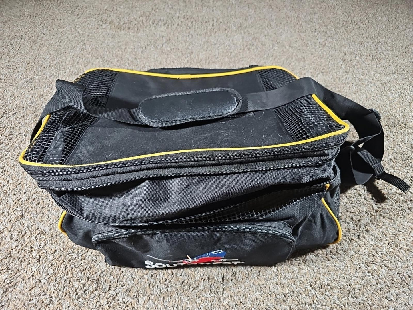 SOUTHWEST Airlines Flying Pet Carrier Shoulder Crossbody