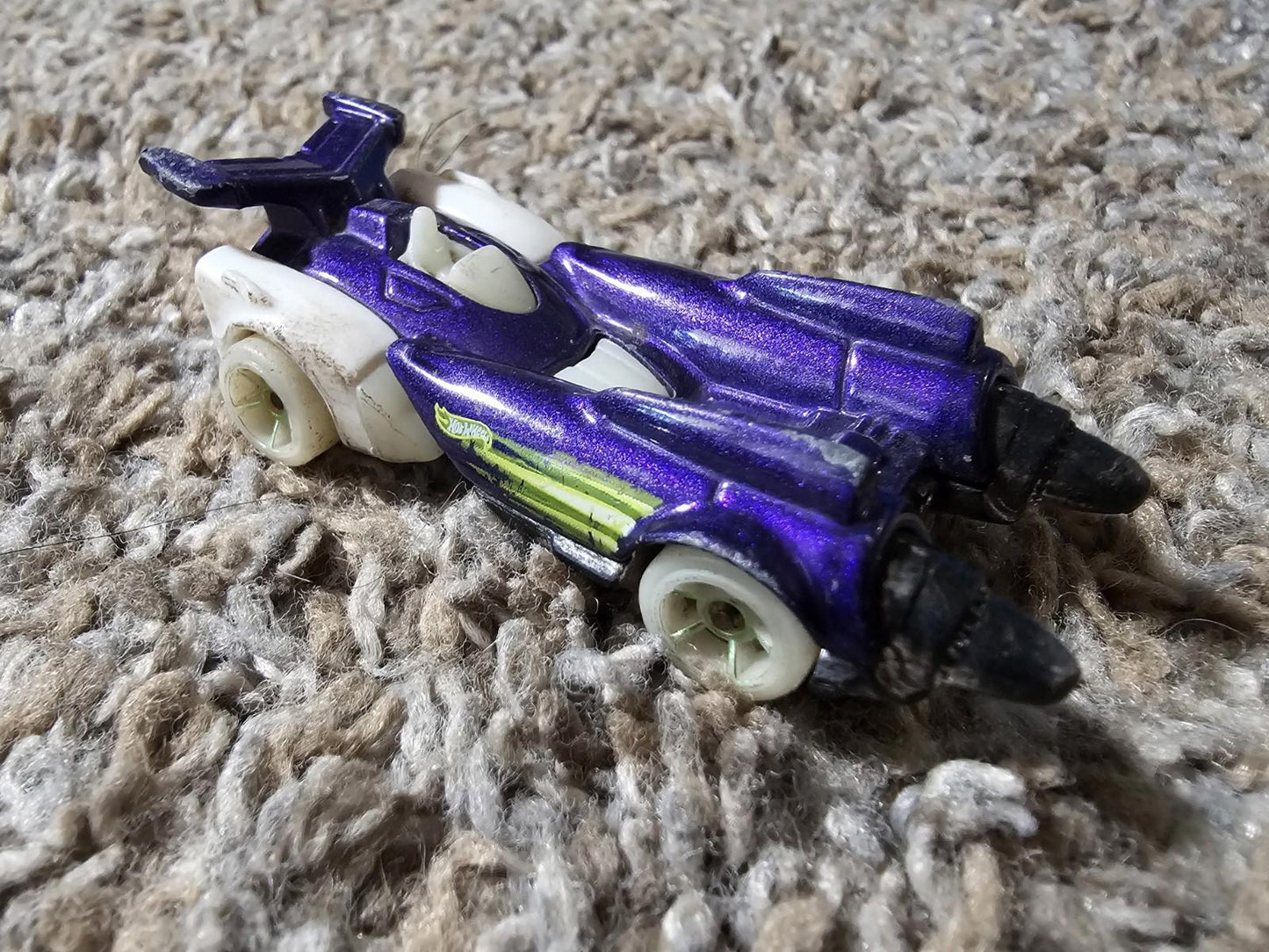2015 HOT WHEELS OLLIE ROCKET PURPLE 1:64 DIECAST