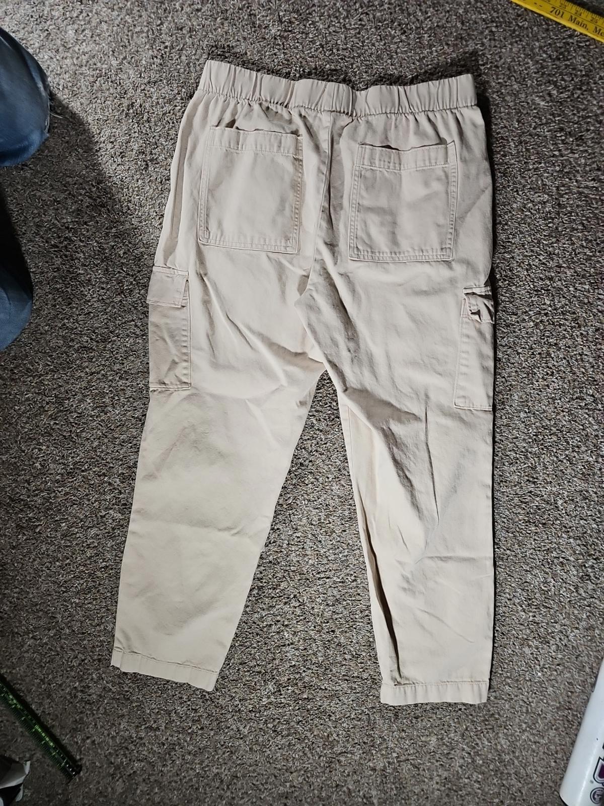 GAP sz L Khaki Cargo Pants