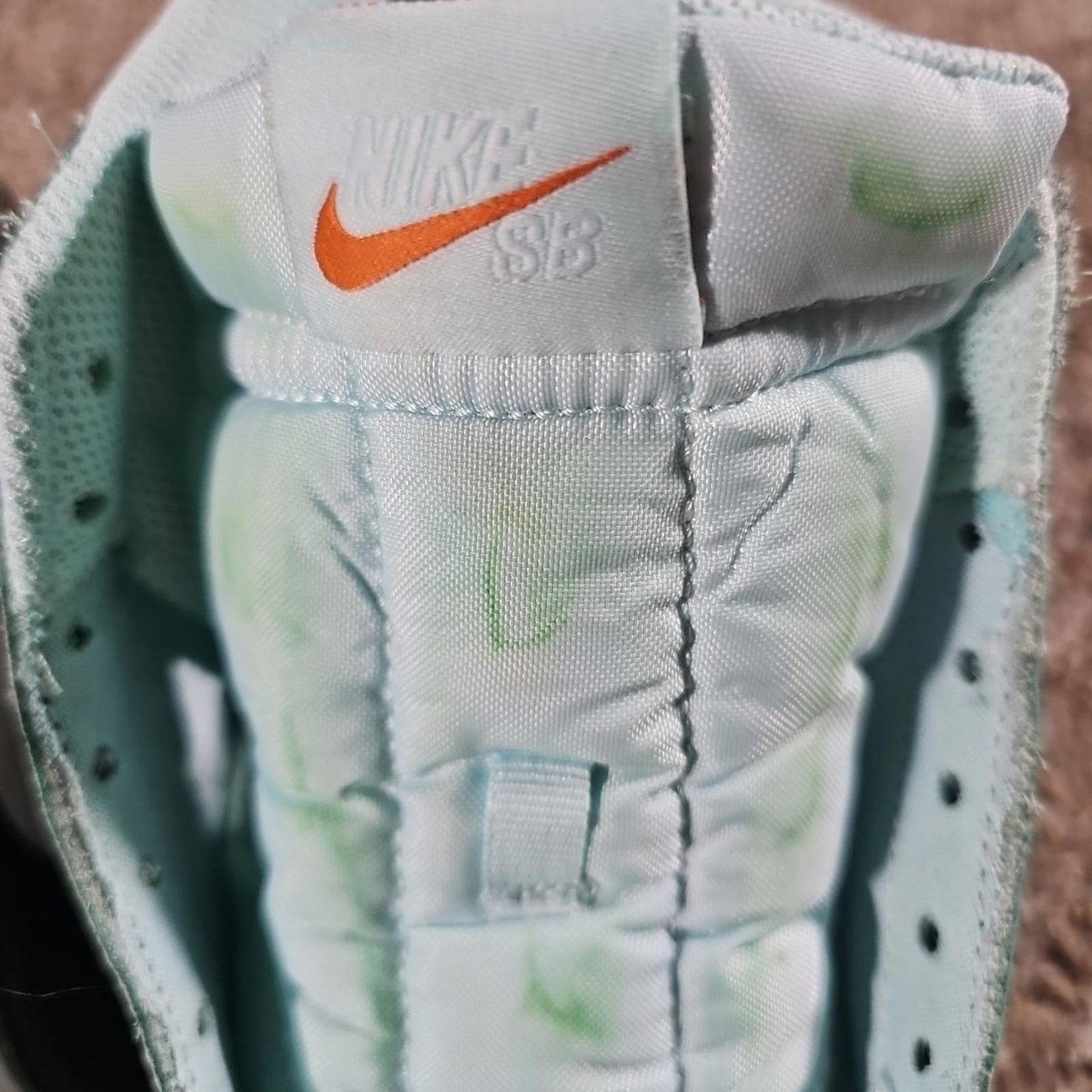 nike sb DA8855-100 sz 11 UK10 shoes