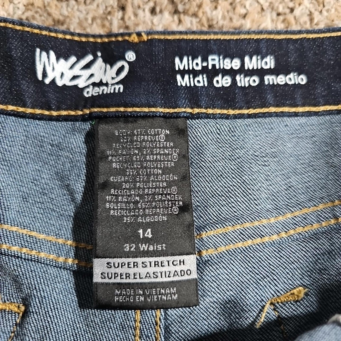 Mossimo Midrise Midi Cuffed Shorts Sz 14