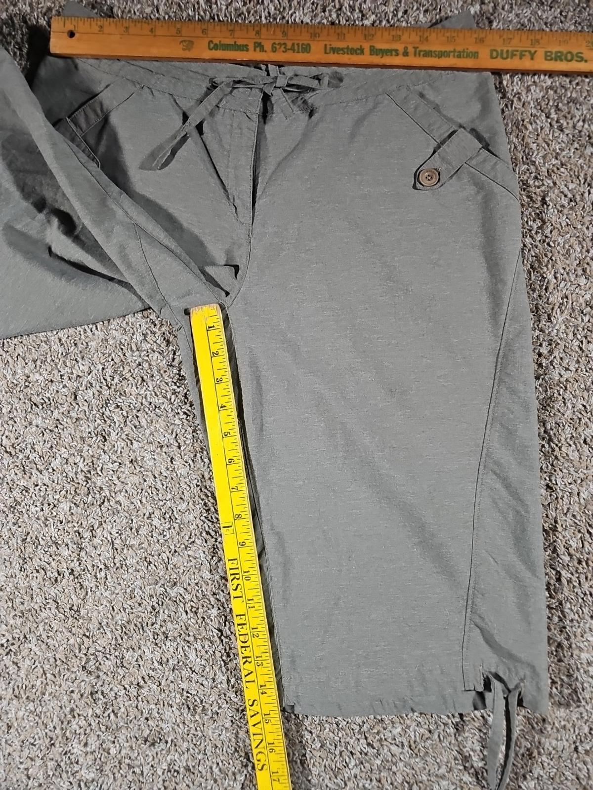 Merrell Sz 10 Green Capri Shorts