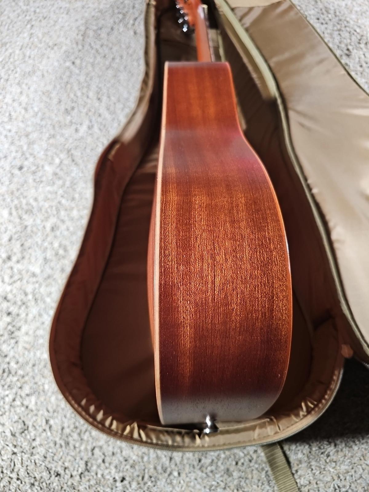 Baby TAYLOR Mahogany BT-2 Left Handed Acoustic Guitar w/ Gigbag NOT JUST 4 KIDS!