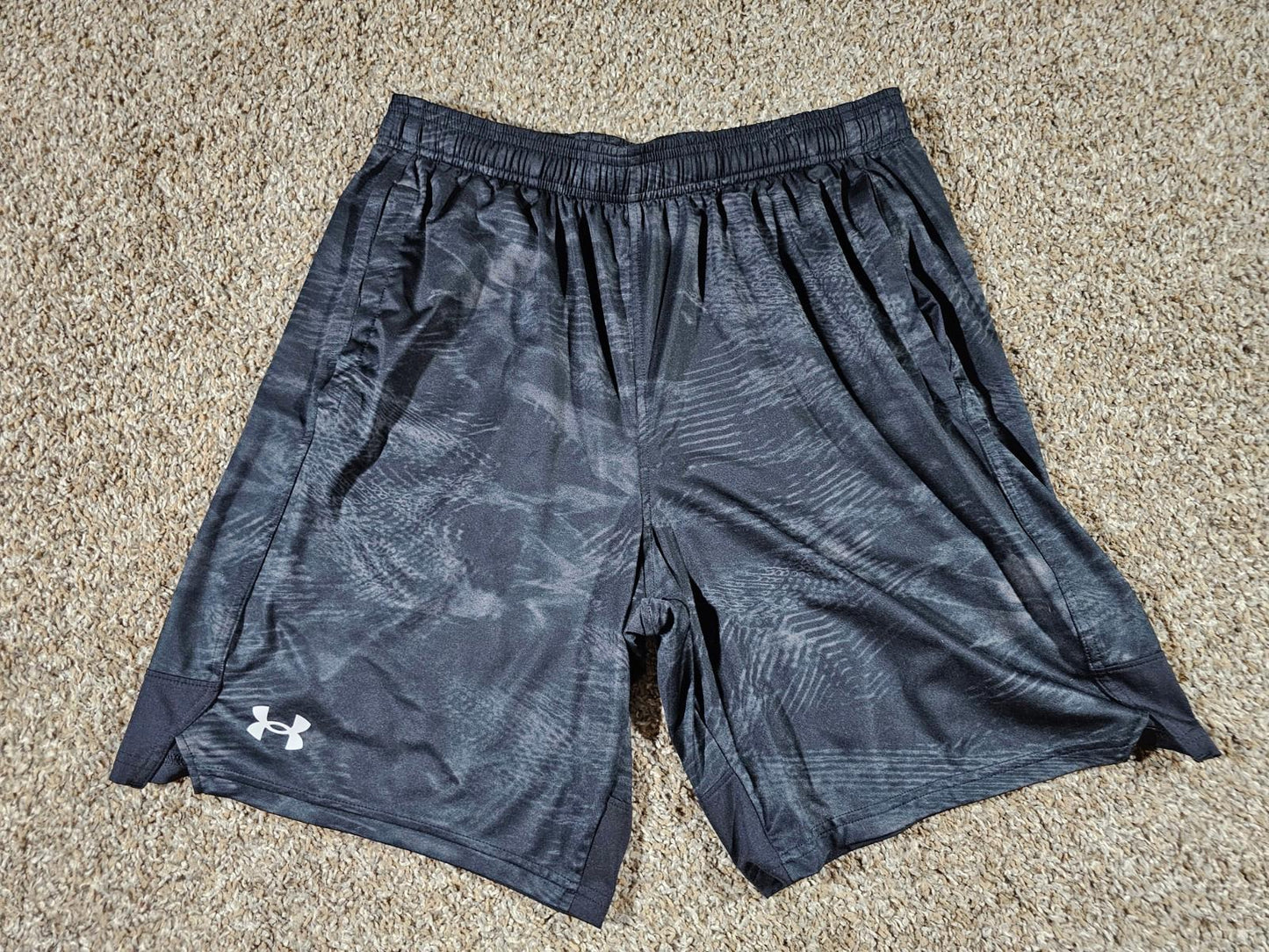 Under Armour Loose Gray Black Shorts