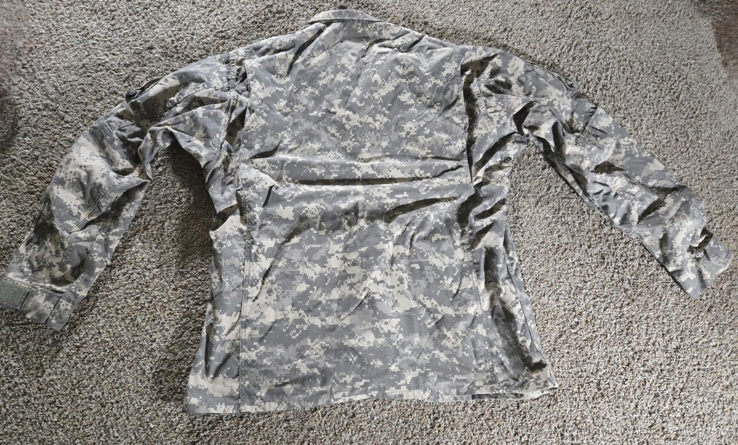 Army Digital Camo ACU L Long Wyoming National Guard Patch