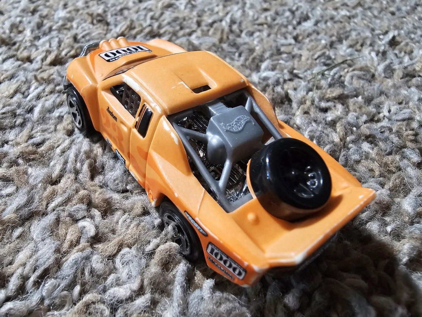 Hot Wheels Mattel 2004 Orange Off Track Race Car Diecast 1:64