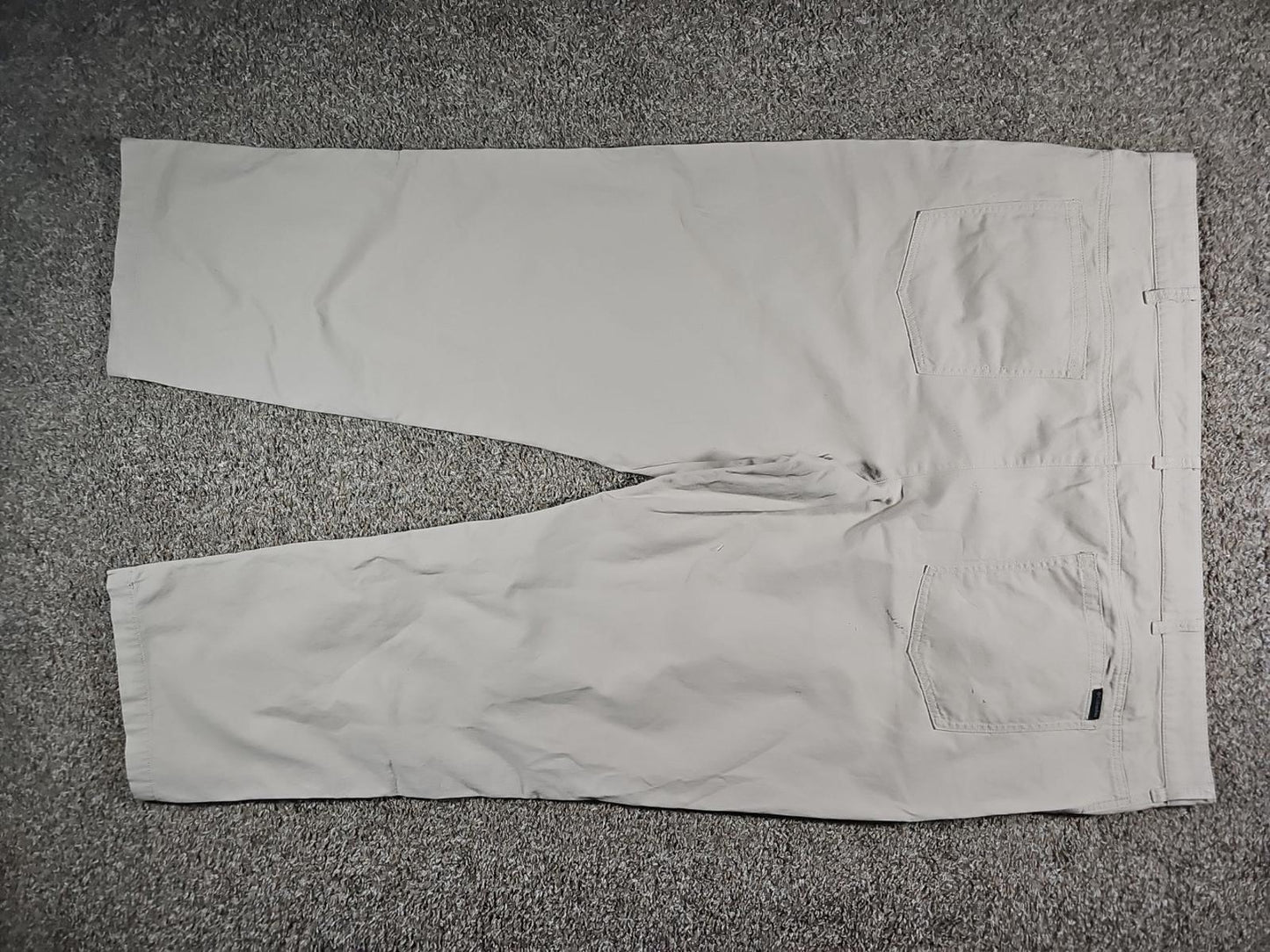 Columbia Regular Fit 54x32 Straight Leg Khaki Pants