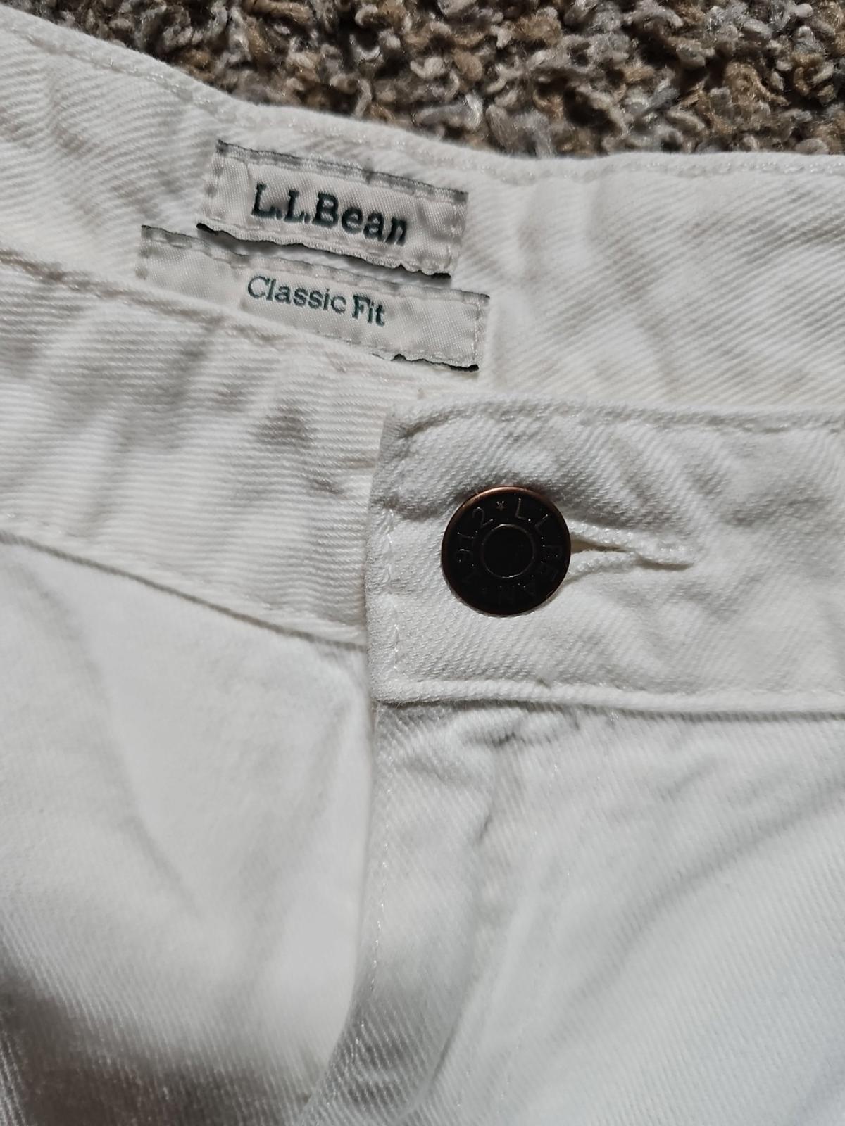 LL Bean Classic Fit 16 Petite White Jeans