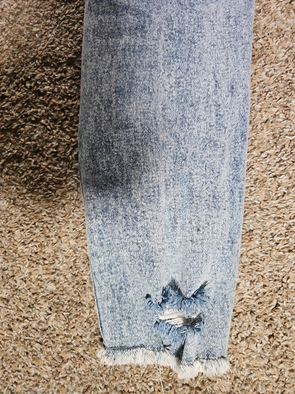 Tinseltown Sz 11 Destroyed Light Wash Slim Jeans