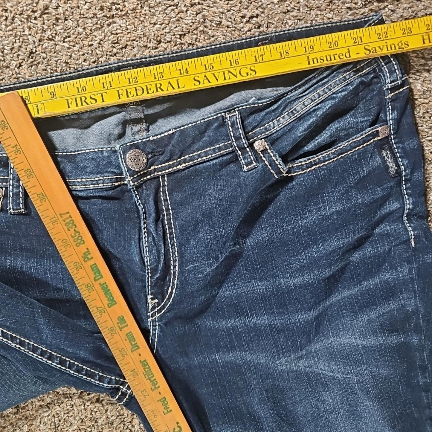 Silver Jeans Suki Fluid Denim Mid Capri Jeans 24/22½