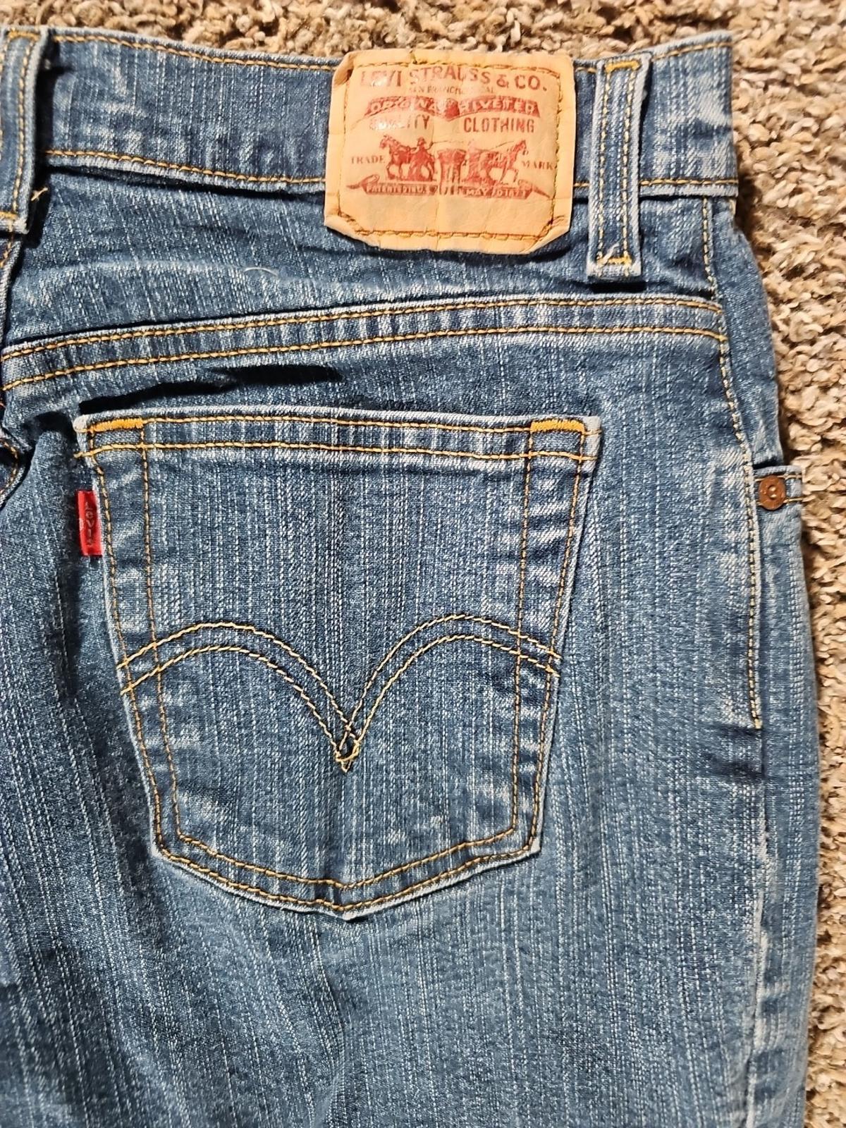 Levis 550 Relaxed Fit Bootcut 8L Jeans